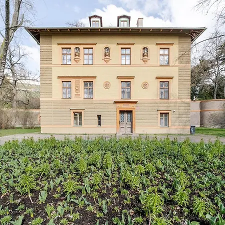 Blueground Vrsovice Furnished Equipped Prg-5 דירה