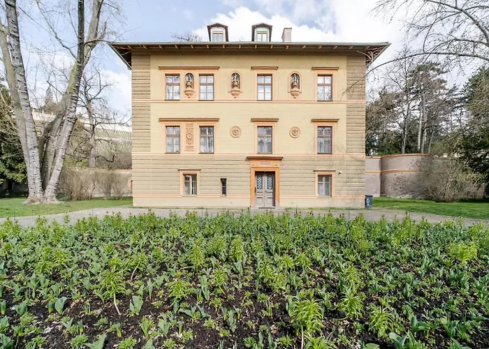 Blueground Vrsovice Furnished Equipped Prg-5 Apartment